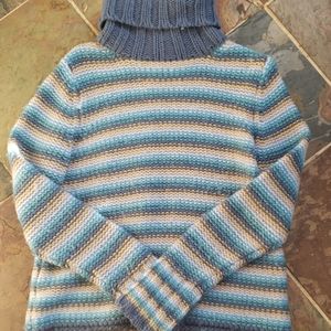 Cozy GAP Sweater-Size L